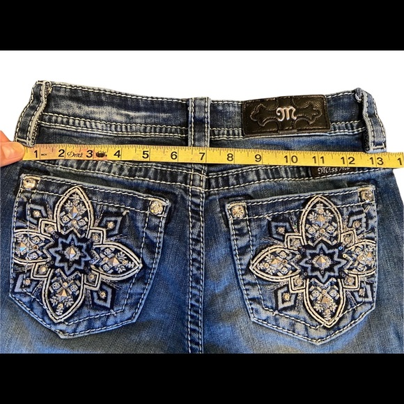 Miss Me Boot Cut Jeans Amazing Condition - Picture 2 of 8